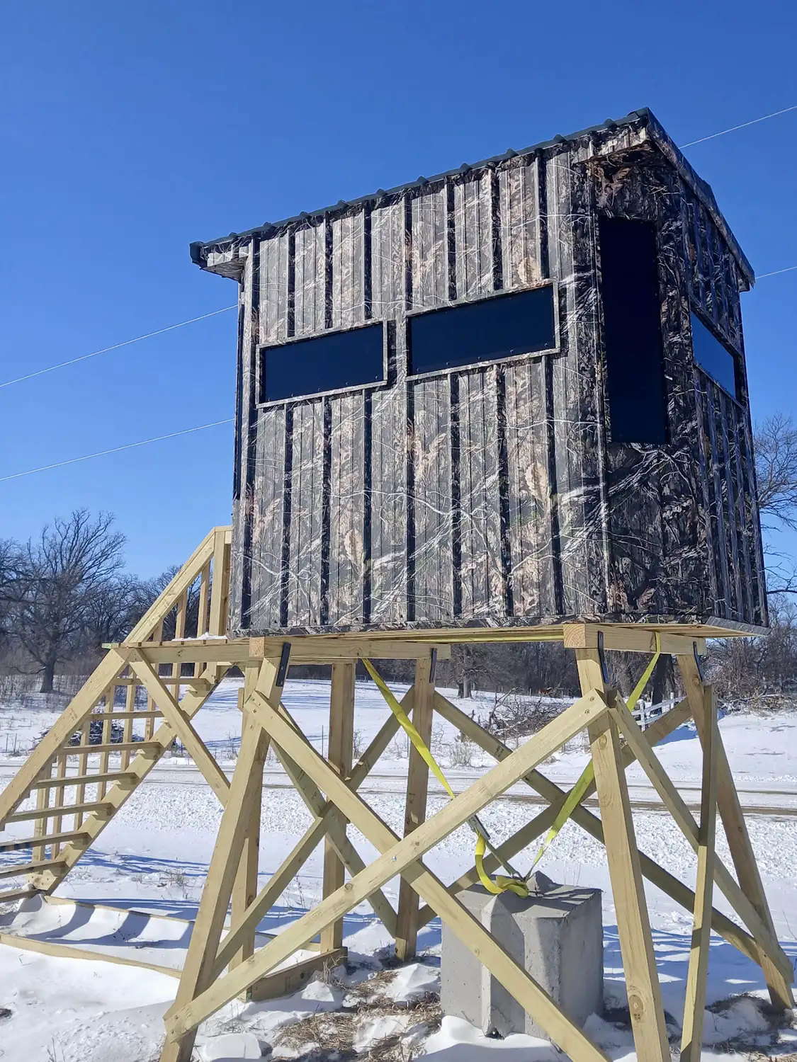 Amish made deer blind on platform